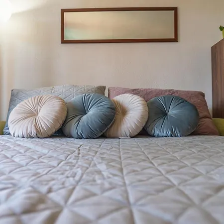 Valentino Deco With Pool, Apartman