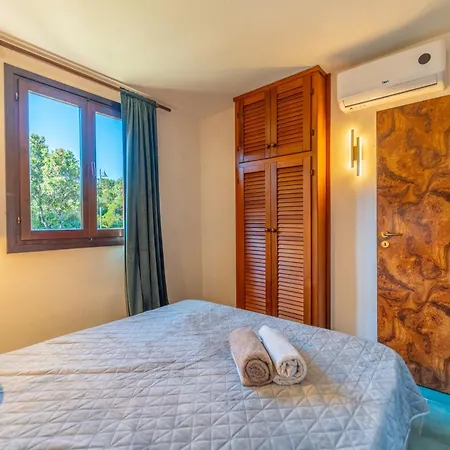 Apartment Valentino Deco With Pool, *